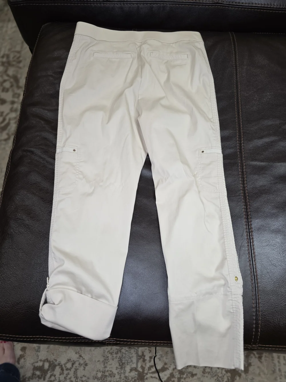 Chico's Cream Wide-Leg Cargo Crop Pants Size 0.5 Or Small With Gold Hardware
